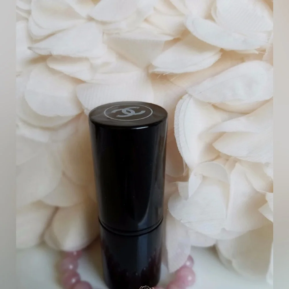 CHANEL Kabuki Brush Les Beiges in Cream